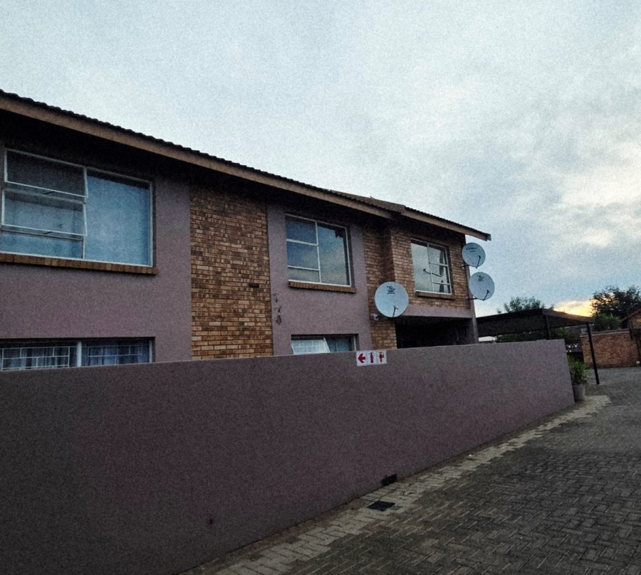 2 Bedroom Property for Sale in Pellissier Free State
